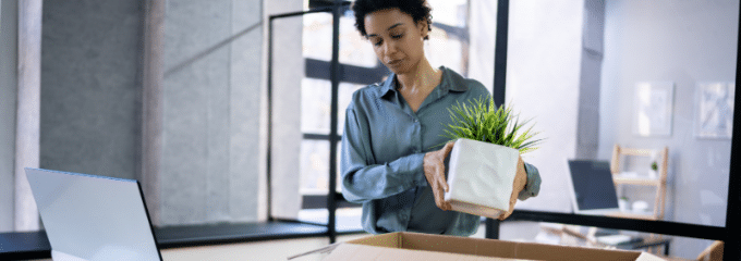 Wann haben Arbeitnehmer die Möglichkeit, eine Abfindung nach 8 Jahren im Unternehmen zu verlangen – wenn die Kündigung von ihnen selbst ausgeht oder von ihrem Arbeitgeber?