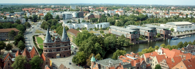 Vergütung, Überstunden, Kündigung und Co. - ein Anwalt für Arbeitsrecht in Lübeck hilft bei Fragen weiter.