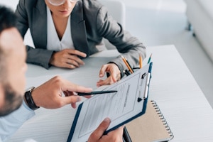 Wie sieht eine Arbeitsbescheinigung aus?