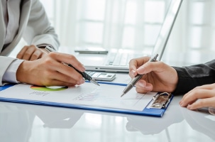 Die Arbeitstättenverordnung: Die Beleuchtung am Arbeitsplatz ist hier auch ein Thema.