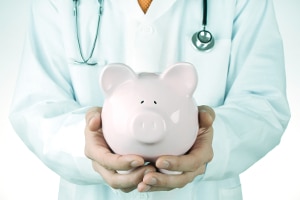 Arbeitsunfall: Wer zahlt die Arztkosten? – die gesetzliche Unfallversicherung.