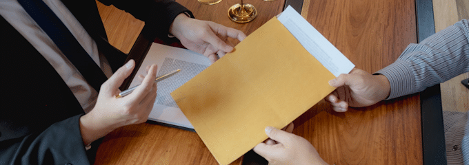 Wie genau müssen Sie vorgehen, um das Arbeitszeugnis verbessern zu lassen.