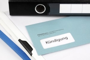 Bekommt man bei fristloser Kündigung Arbeitslosengeld? Das hängt vor allem vom Kündigungsgrund ab.