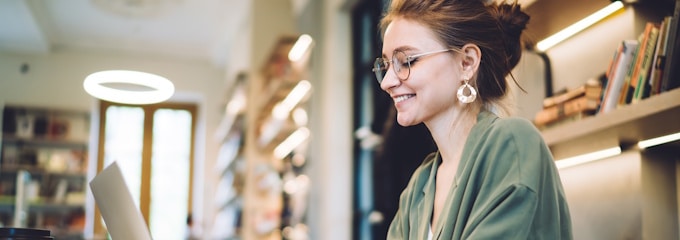 Eine berufliche Wiedereingliederung nach langer Krankheit hilft dabei, sich wieder im Job zurechtzufinden.