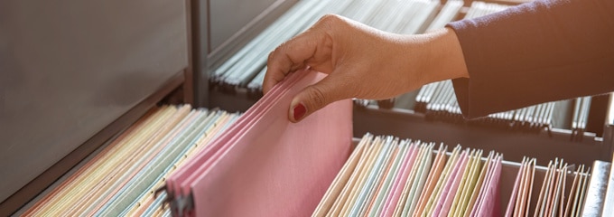 Ob physische oder digitale Personalakte: Der Datenschutz muss vom Arbeitgeber eingehalten werden.