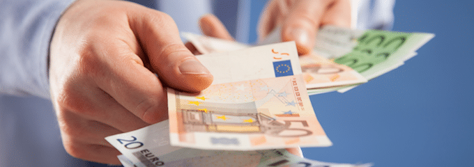 Durch einen Freiwilligkeitsvorbehalt behält sich der Arbeitgeber vor, über zukünftige Leistungen frei zu entscheiden.