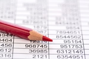 Erhalten Sie ein Gehalt nach Tarif? Unsere Tabelle gibt Ihnen einen Überblick über ausgewählte Berufe.
