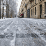 Glatteis: Zur Arbeit müssen Sie trotzdem gehen, sie tragen als Arbeitnehmer das Wegerisiko.