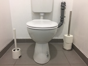 Homeoffice: Ein Arbeitsunfall auf der Toilette ist unwahrscheinlich.