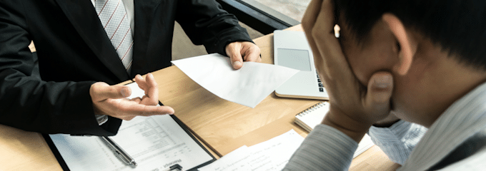 Besteht eine entsprechende Klausel zur Kündigung, kann ein befristeter Arbeitsvertrag auch ordentlich gekündigt werden.