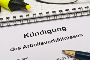 Eine Kündigung kann mit einer Suspendierung kombiniert werden.