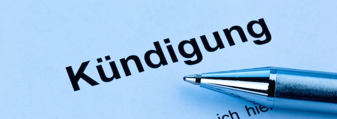 Um ein Arbeitsverhältnis zu beenden, gilt es auf beiden Seiten die jeweilige Kündigungsfrist zu beachten. Nicht immer ist eine Kündigung zum 15. des Monats möglich.