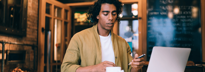 Mehrarbeit vs. Überstunden – was ist der Unterschied?