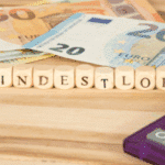 Für die Mindestlohnerhöhung 2026 empfiehlt die Mindestlohnkommission 13,90 Euro.