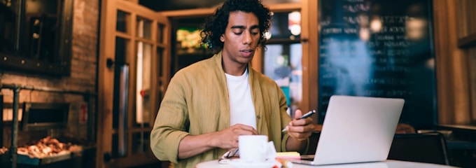 Was bedeutet mobiles Arbeiten und was ist dabei zu beachten? Die Antworten liefert dieser Ratgeber.