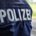 Die Polizistin schrieb an Innenminister Reul, um ihre Pensionierung mit 1.200 Überstunden zu verhindern.