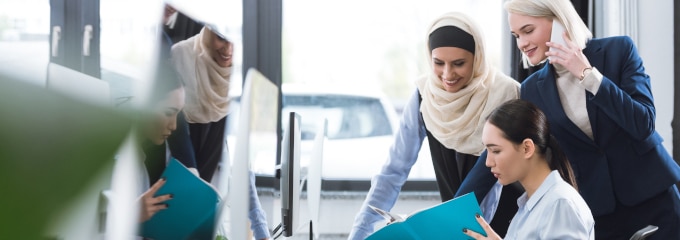 Ramadan und Arbeitsrecht: Laut des Bundesarbeitsgerichts muss der Arbeitgeber fastende Mitarbeiter tolerieren.