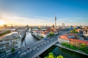 Hat sich ein Rechtsanwalt in Berlin auf das Arbeitsrecht spezialisiert, kann er Ihnen bei vielen Problemen helfen.