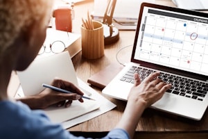 Eine hohe Eigenverantwortung und ein gutes Zeitmanagement sind wichtig, wenn Sie remote arbeiten wollen.