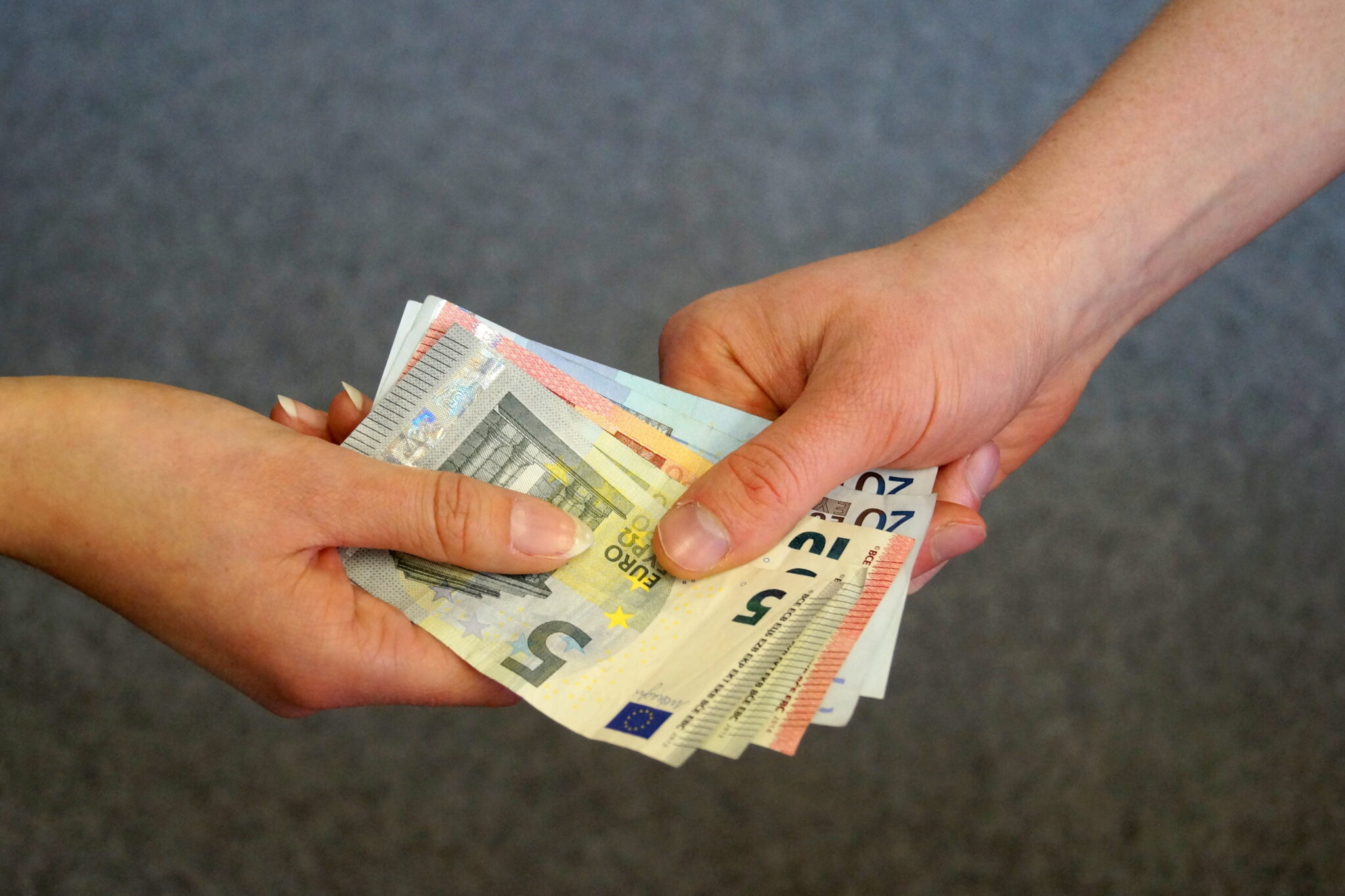 Vergütung für geleistete Arbeit - Arbeitsrecht 2023