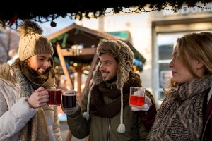 Saisonjobs sind im Winter ebenfalls gefragt, etwa wenn die Zeit der Weihnachtsmärkte beginnt.