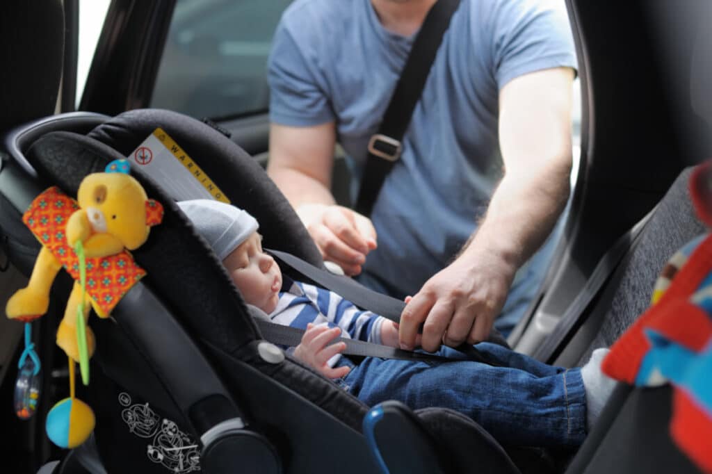 Vaterschaftsurlaub: Ein neues Gesetz lässt in Deutschland auf sich warten.