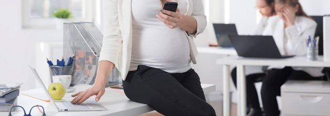 Wie bekomme ich ein Beschäftigungsverbot in der Schwangerschaft?